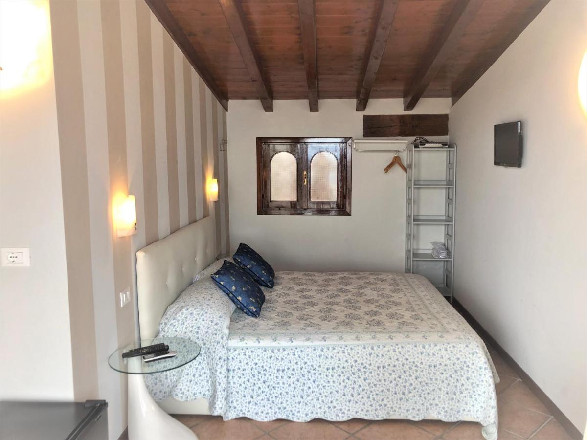 Villa Garuti Village Padenghe sul Garda Luaran gambar