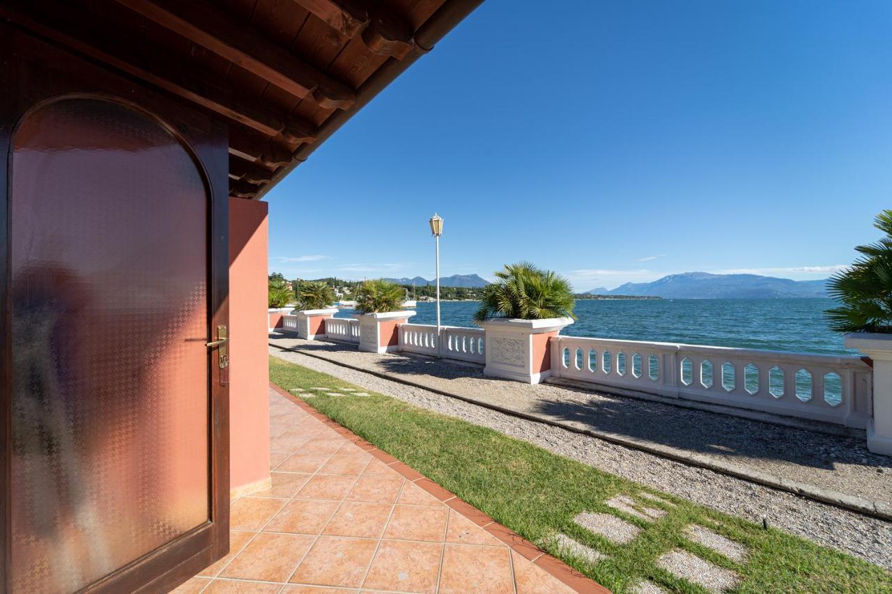 Villa Garuti Village Padenghe sul Garda Luaran gambar