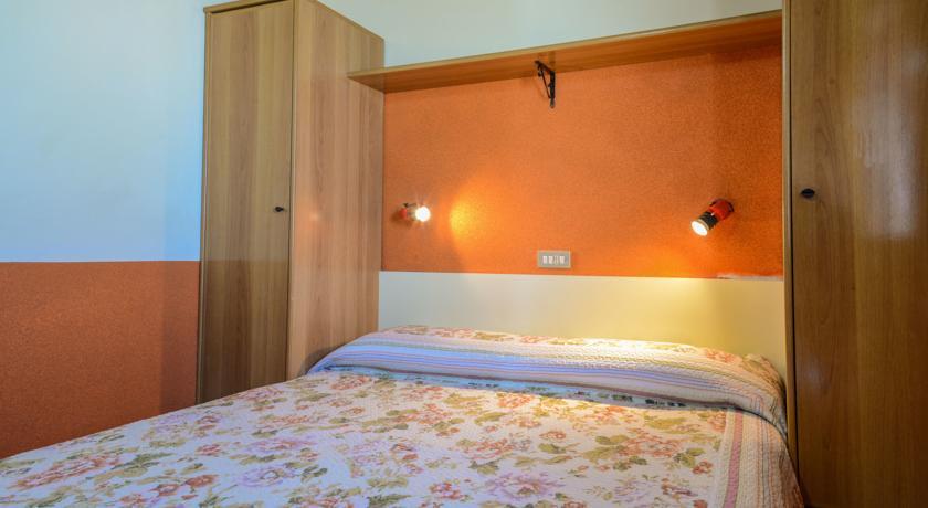 Villa Garuti Village Padenghe sul Garda Bilik gambar