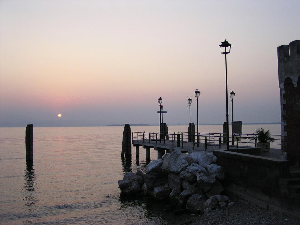 Villa Garuti Village Padenghe sul Garda Luaran gambar