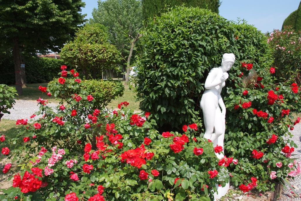 Villa Garuti Village Padenghe sul Garda Luaran gambar