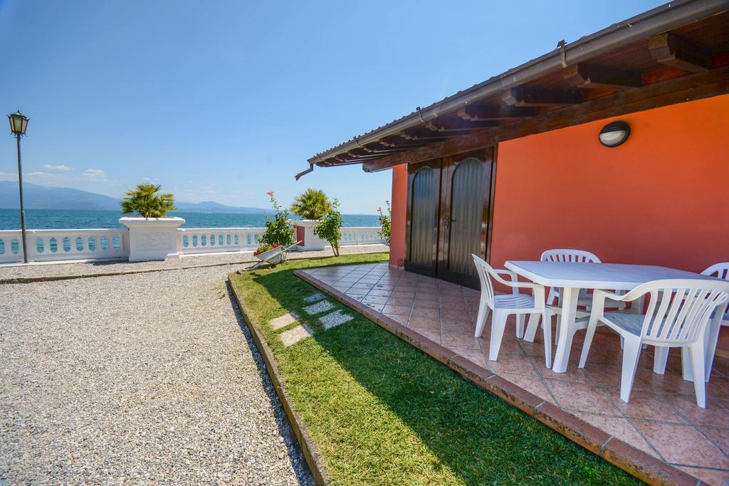 Villa Garuti Village Padenghe sul Garda Bilik gambar