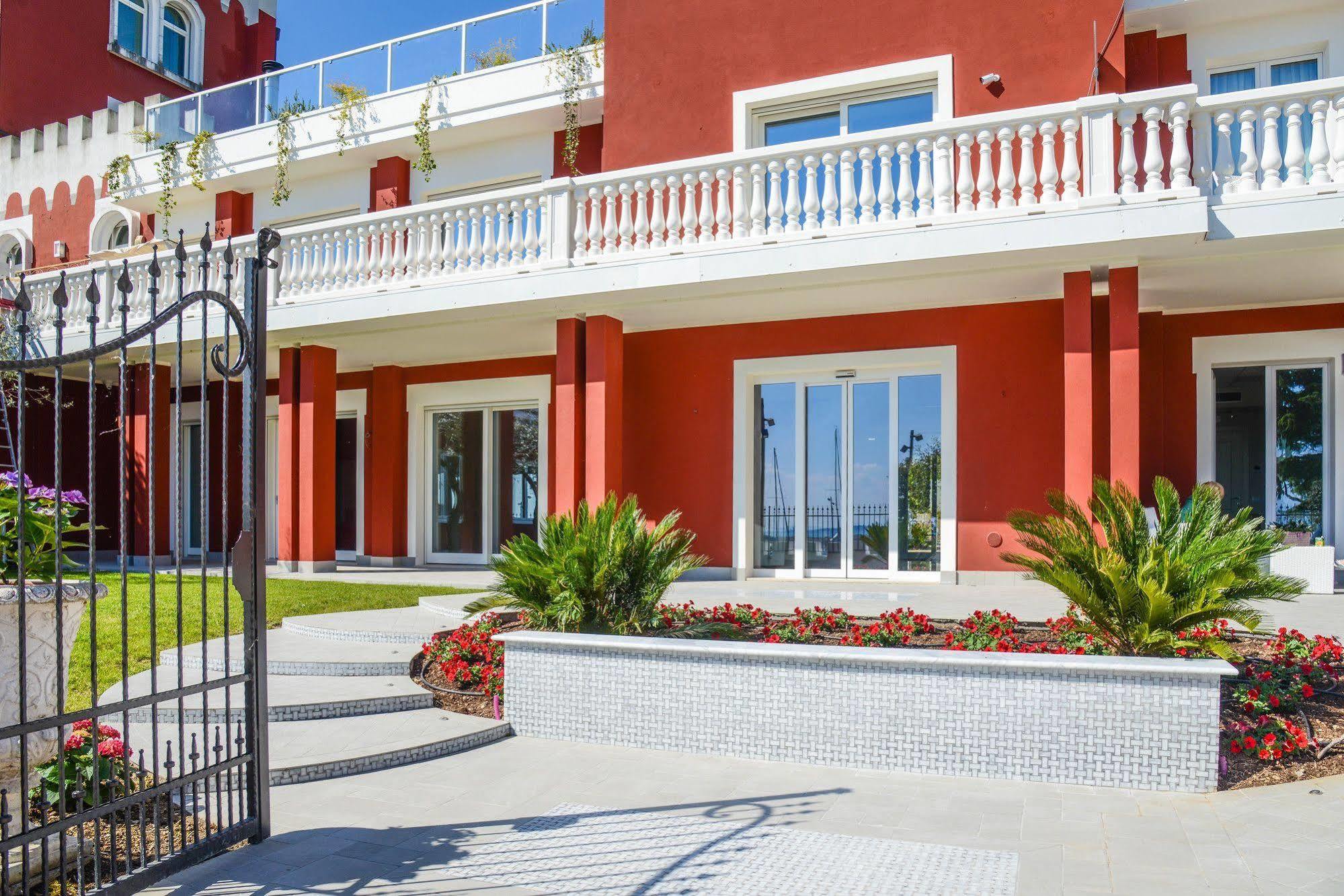 Villa Garuti Village Padenghe sul Garda Luaran gambar