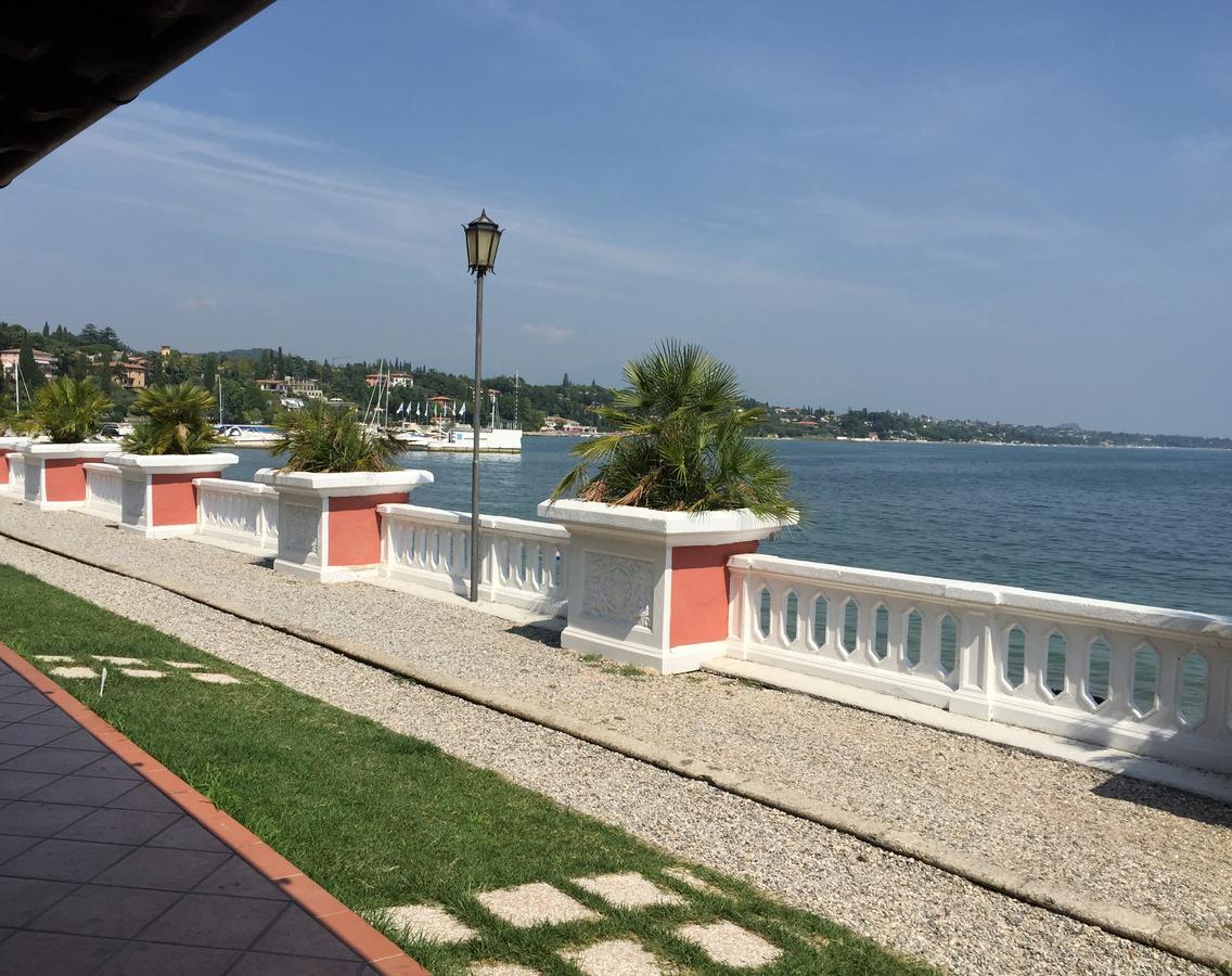 Villa Garuti Village Padenghe sul Garda Luaran gambar