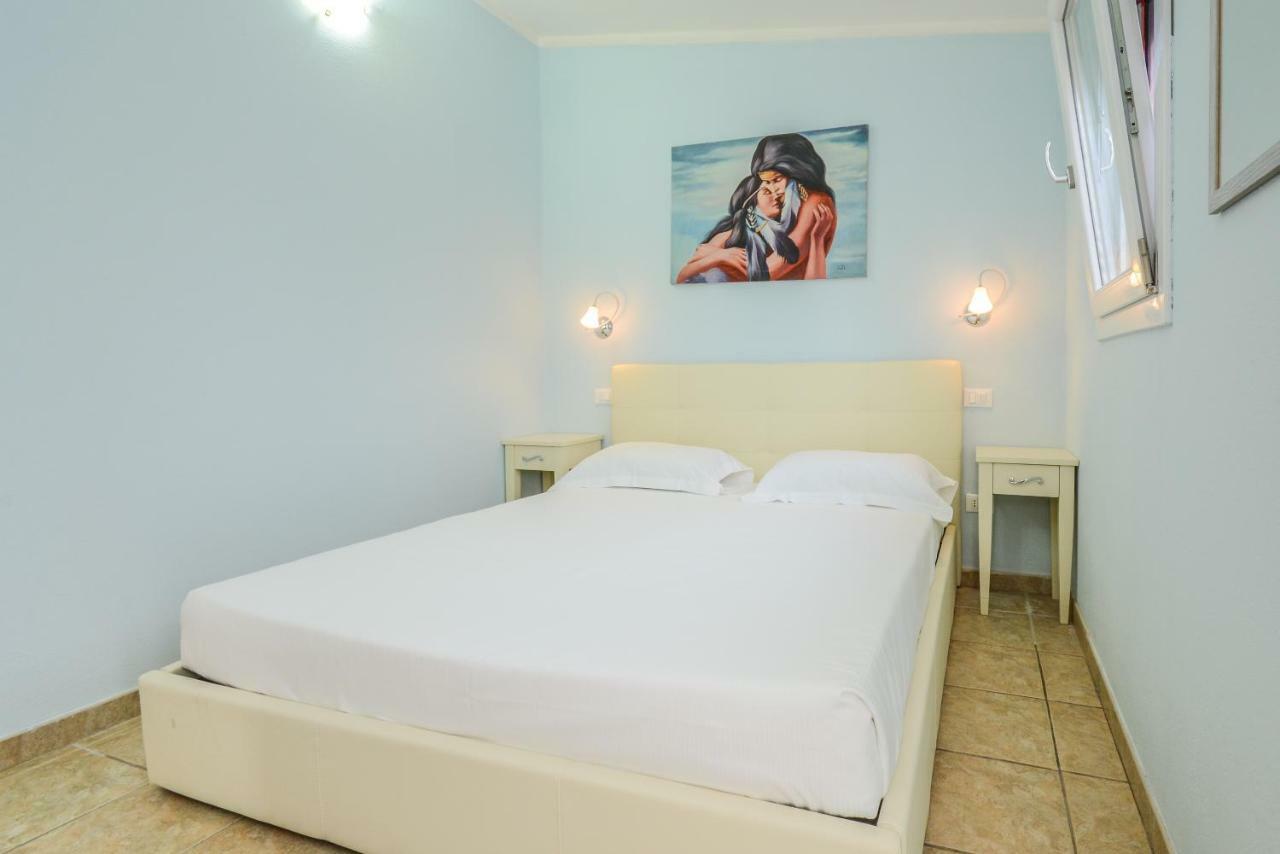 Villa Garuti Village Padenghe sul Garda Luaran gambar