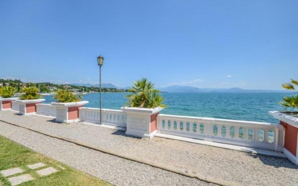 Villa Garuti Village Padenghe sul Garda Bilik gambar